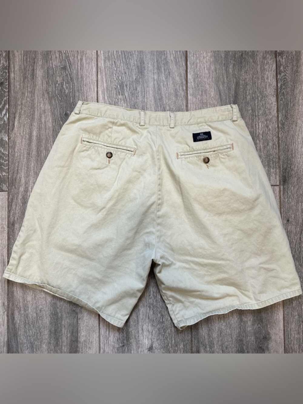 Givenchy activewear Golf Khaki shorts with a relaxed fit